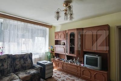 Apartament cu 2 camere semidecomandat, mobilat în Est