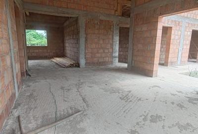 Casă cu 4 camere cu Teren 1000 Mp în Săcălășeni - 3