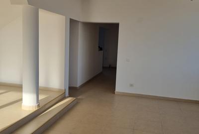 Casă individuală cu 5 camere cu Canalizare în Central - 2