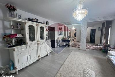 Casă cu 3 camere în Tăbăcari