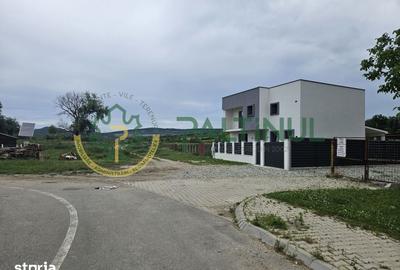 Casă cu 4 camere cu Teren 359 Mp în Chirpăr - 2