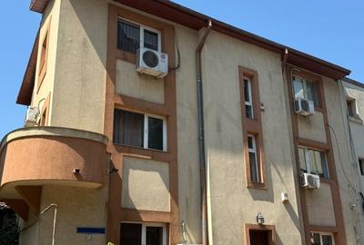 Casă individuală cu 8 camere cu Teren 200 Mp în Unirii