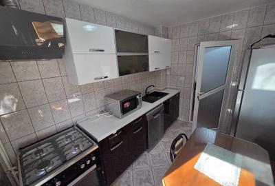 Apartament cu 2 camere semidecomandat în Energiei