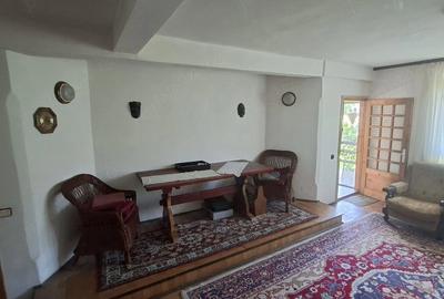 Casă cu Teren 1300 Mp în Bran