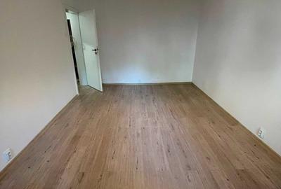 Apartament cu 2 camere decomandat în Apusului