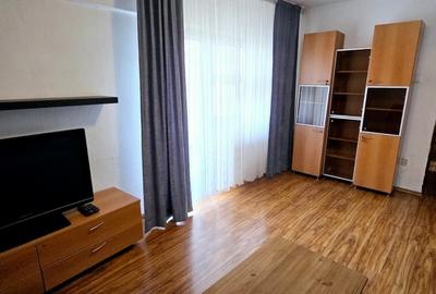 Apartament cu 2 camere decomandat în Republicii
