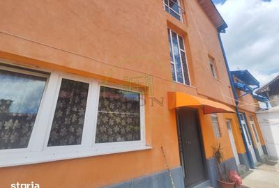 Casă cu 3 camere cu Teren 458 Mp în Central