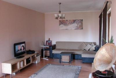 Apartament cu 2 camere decomandat în Domenii