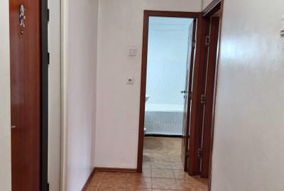 Garsonieră decomandată în Nicolina
