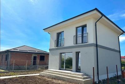 Casă cu 3 camere cu Teren 220 Mp în Dărăști-Ilfov