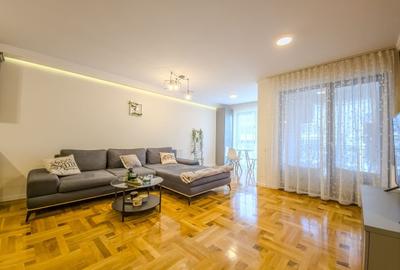 Apartament cu 2 camere semidecomandat, mobilat în Bună Ziua