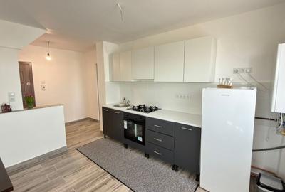 Apartament cu 2 camere semidecomandat, mobilat în Est