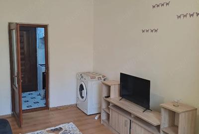 Garsonieră decomandată în Far