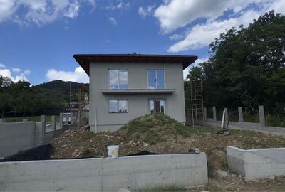 Casă cu 4 camere în Tăuții de Sus - 2