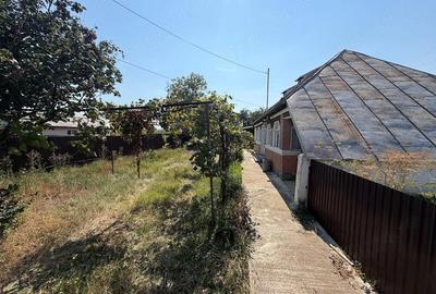 Casă cu 4 camere cu Teren 580 Mp în Zănești