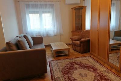 Apartament cu 2 camere nedecomandat, mobilat în Central