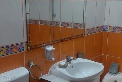 Apartament cu 3 camere decomandat în Lazaret