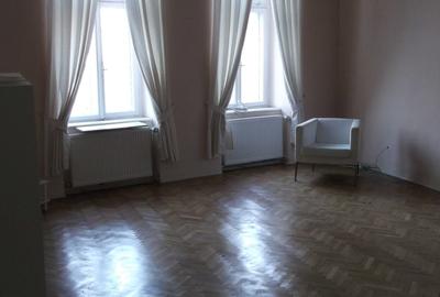 Casă cu 4 camere cu Teren 350 Mp în Popoveni - 1