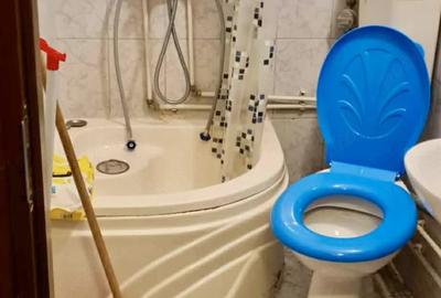 Garsonieră decomandată în Titan