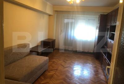 Apartament cu 3 camere decomandat în Carpați 2