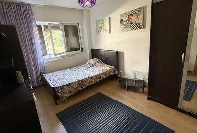 Garsonieră decomandată în Central