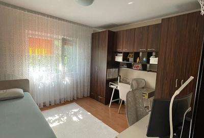 Apartament cu 3 camere decomandat în Vitan - 2