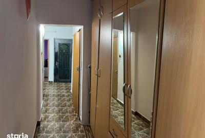 Apartament cu 3 camere în Tudor Vladimirescu