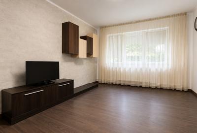 Apartament cu 2 camere semidecomandat în Girocului