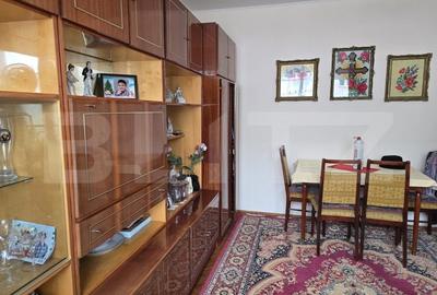 Apartament cu 3 camere decomandat, mobilat în Soarelui