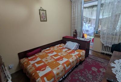 Apartament cu 3 camere decomandat în Valea Rosie