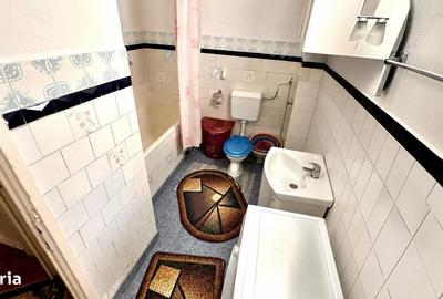 Apartament cu 3 camere semidecomandat în Central