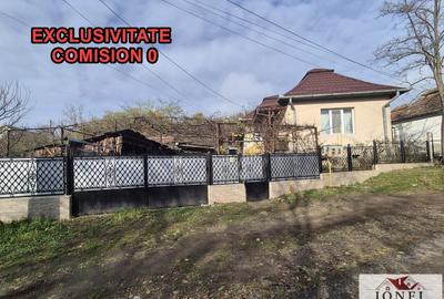 Casă individuală cu 3 camere cu Canalizare în Unirea - 1