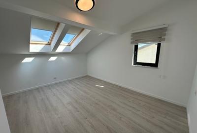 Duplex cu 5 camere cu Canalizare în Central - 12