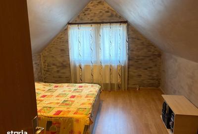 Casă cu 5 camere cu Teren 1200 Mp în Central