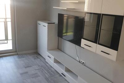 Apartament cu 3 camere decomandat în Exterior Vest