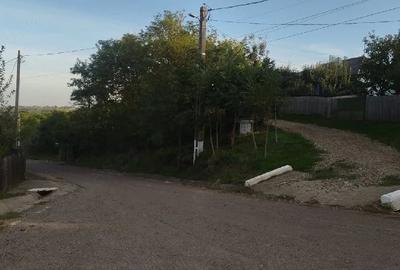 Teren de 2500 mp, în Central