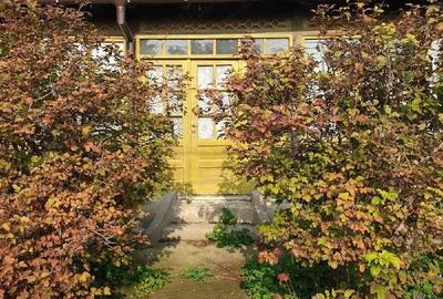 Casă cu 4 camere cu Teren 2640 Mp în Central