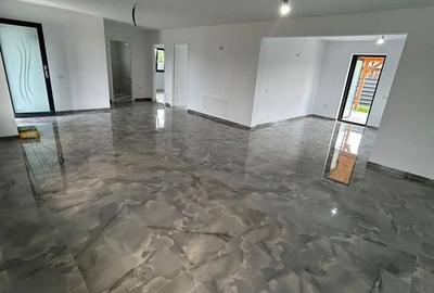 Casă cu 4 camere cu Teren 700 Mp în Central - 3
