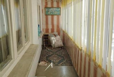 Apartament cu 3 camere decomandat, mobilat în 9 Mai - 2