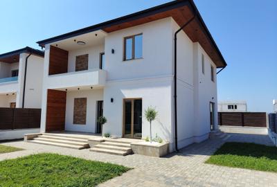 Casă cu 4 camere în Dobroești
