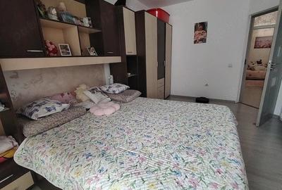 Apartament cu 3 camere semidecomandat în Florești