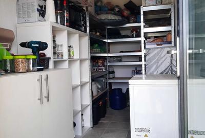 Casă cu 4 camere în Domnești