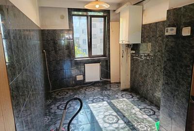 Apartament cu 4 camere decomandat în Săsar