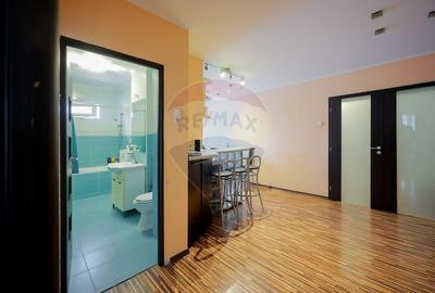 Apartament cu 3 camere decomandat în Nufărul