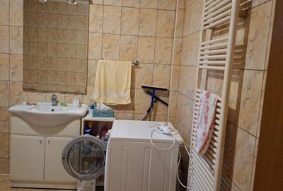 Casă cu 8 camere cu Canalizare în Militari - 10