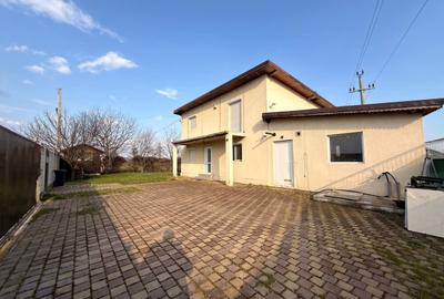 Casă individuală cu 4 camere cu Canalizare în Buturugeni