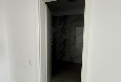 Apartament cu 5 camere semidecomandat în Central