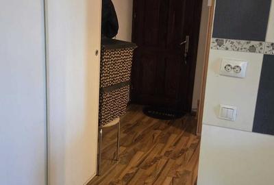 Apartament cu 2 camere decomandat în Hlincea