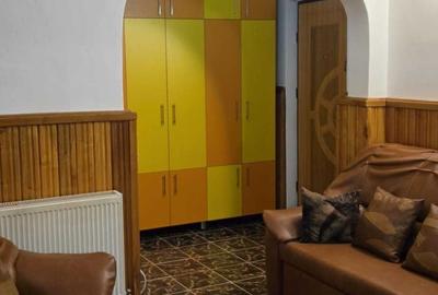 Apartament cu 2 camere decomandat în Micro 6 - 4