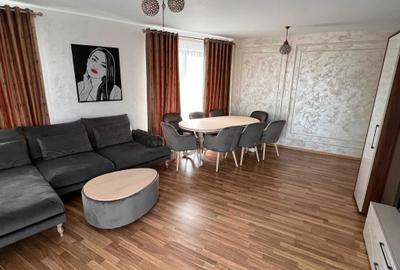Apartament cu 3 camere decomandat în Central - 1